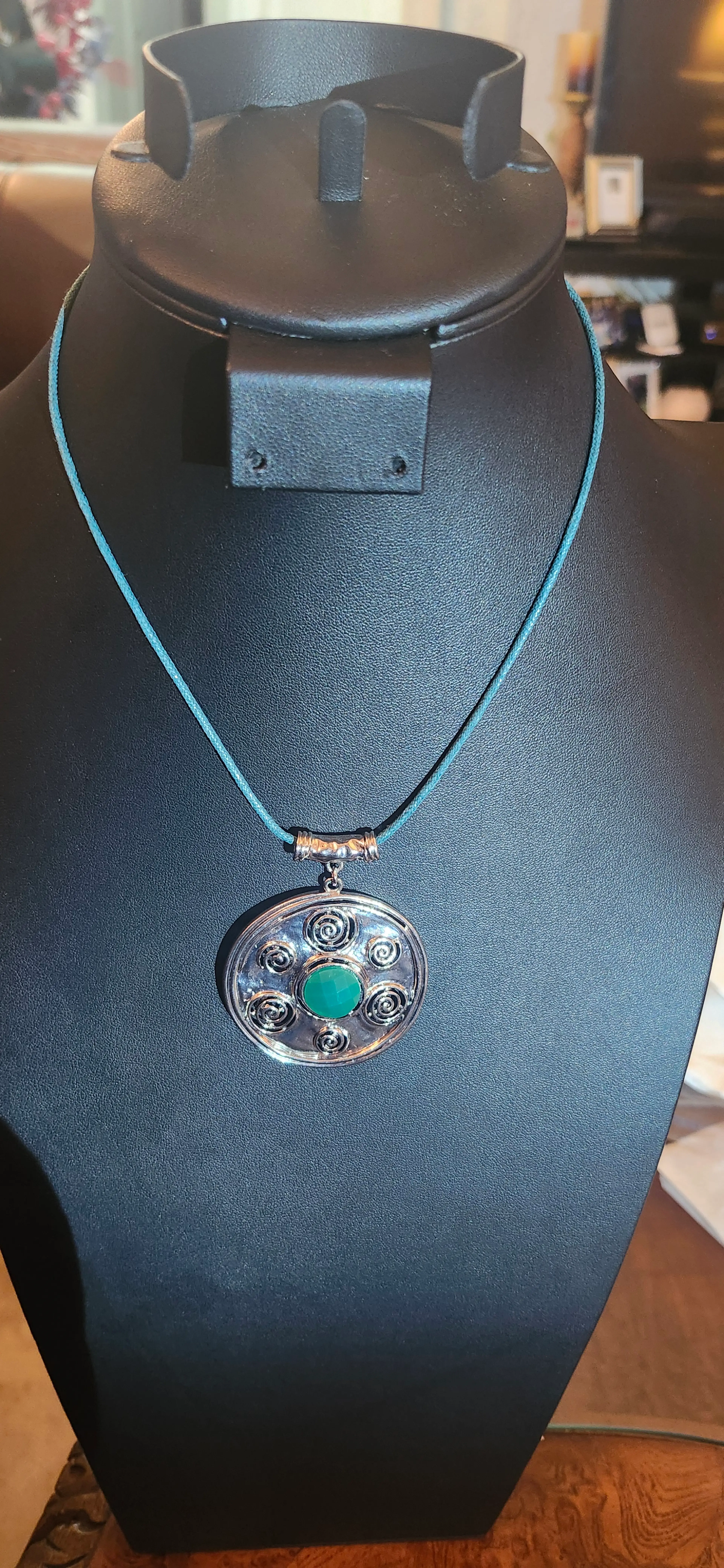 Image 3 of 4