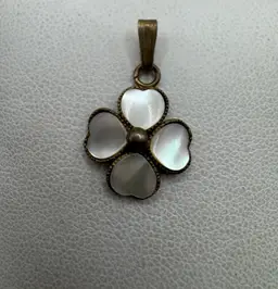 16 Small Vintage Clover Mother Of Pearl Pendant