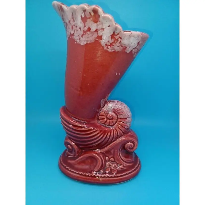Vtg. American Bisque Co. #1908 Red Seashell Cornucopia Vase Excel. Cond. 9.25"t