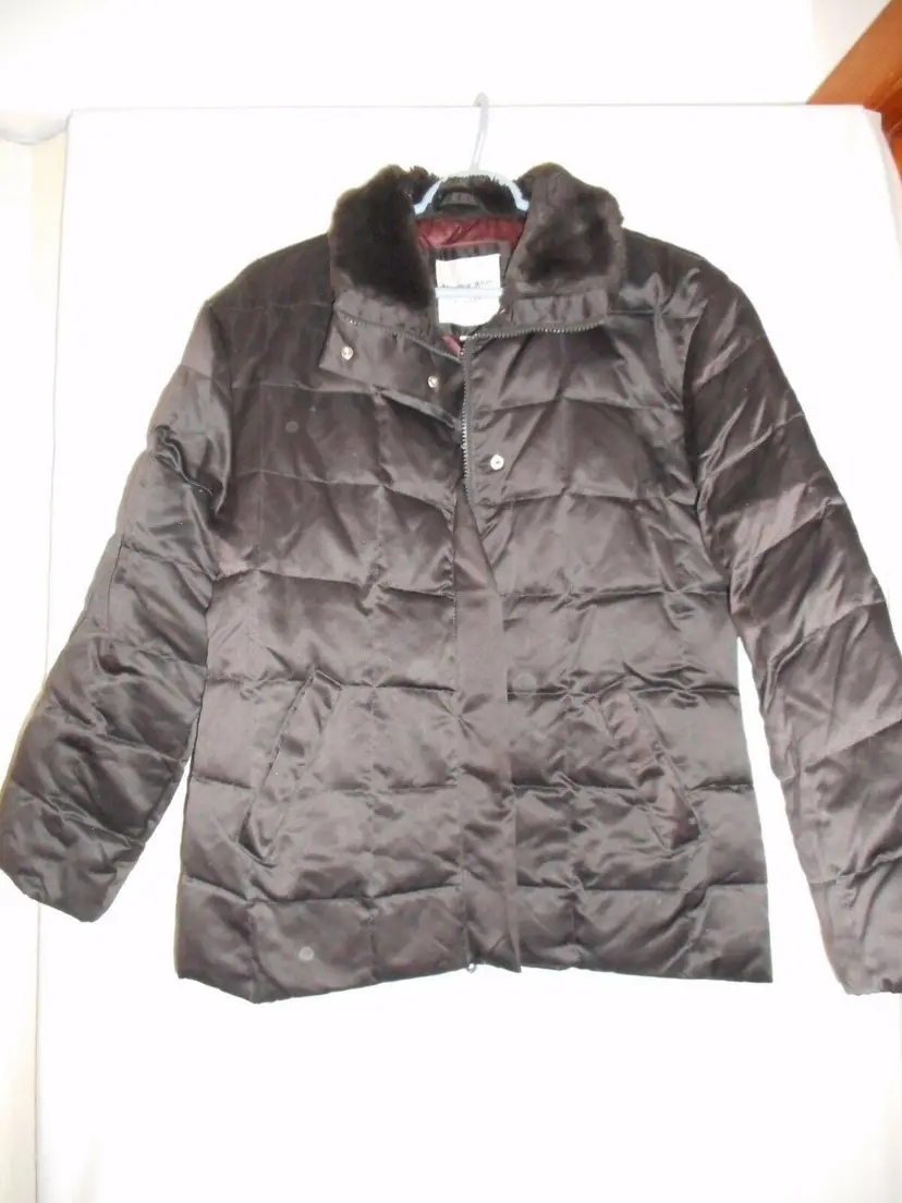 Andrew Marc New York Brown Women's zip down filled Puffer coat Size M