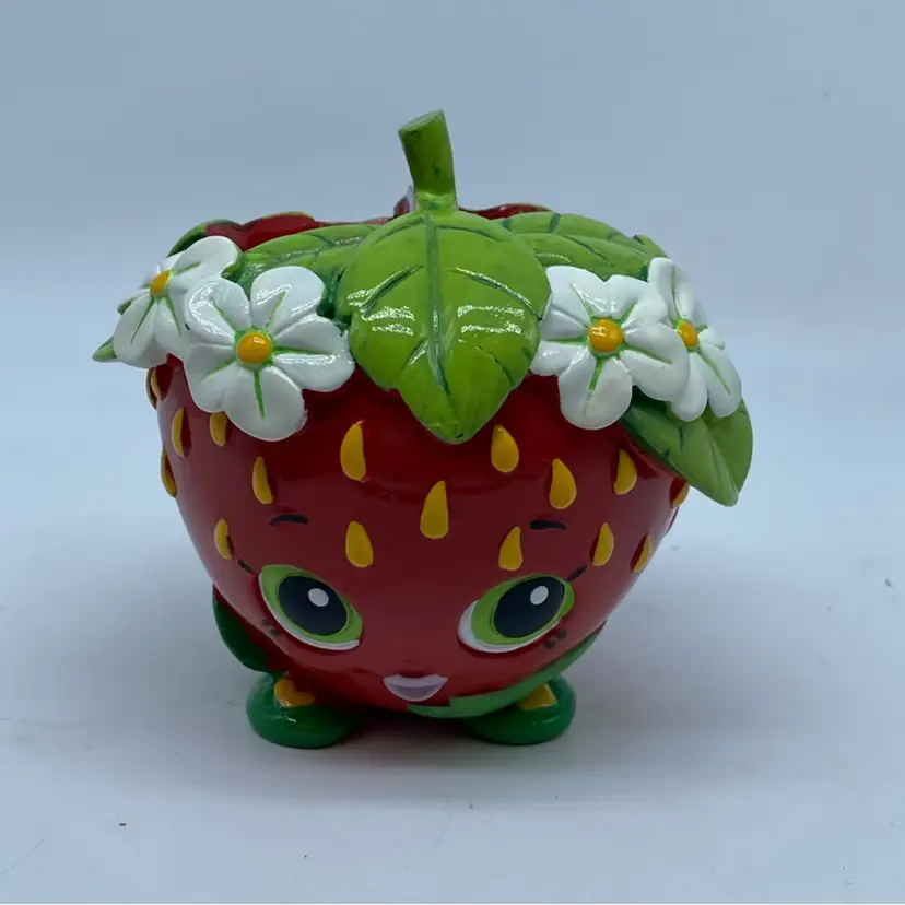 #5011 Shopkins Strawberry Kiss resin holder, suitable for pens, pencils, or toothbrushes.