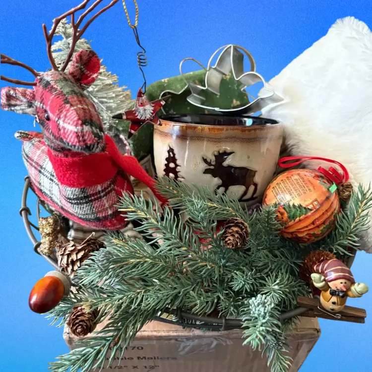 Basket Vignette Or Gift Basket