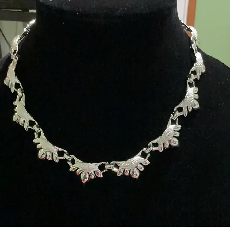 Vintage Silvertone Coro Choker . Hook Closure With Beautiful Artwork!!!