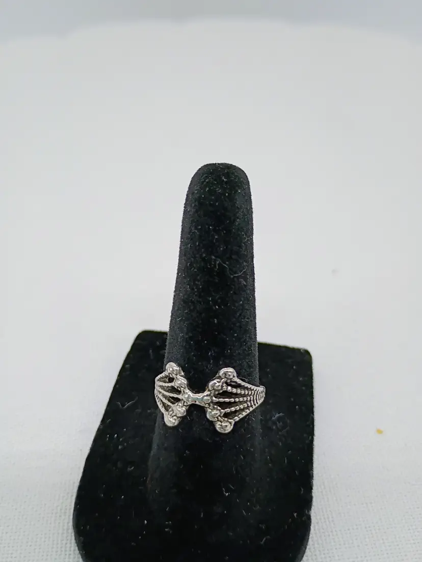 Flower Blossom Ring Ladies Art Deco Style Silver Tone Costume Jewelry Size 6