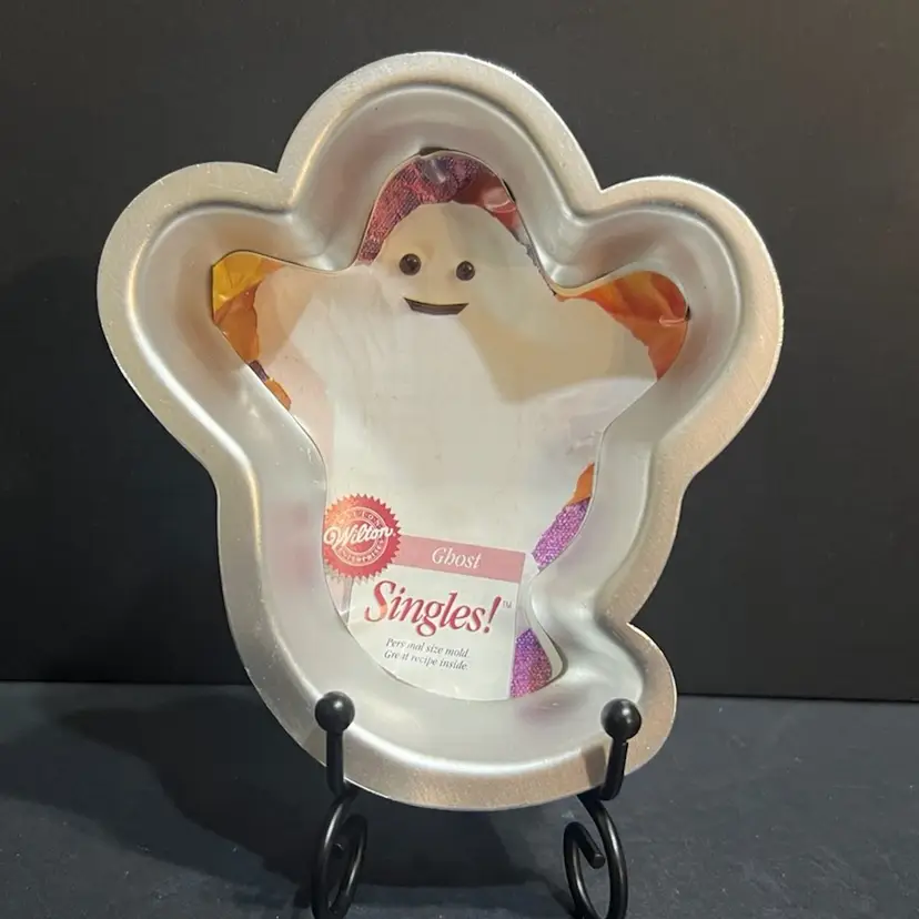 Wilton Ghost Pan Single