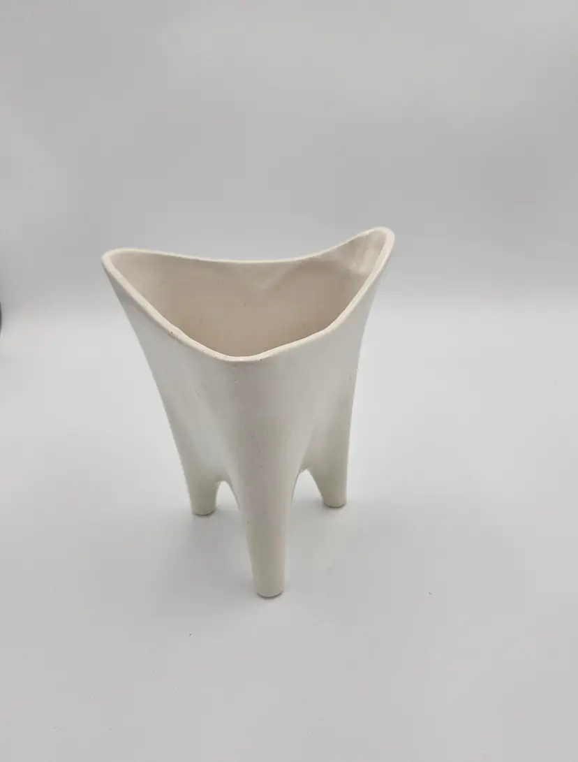 #C60 Stanford Sebring #294E Ivory 3 Footed Ceramic Vase