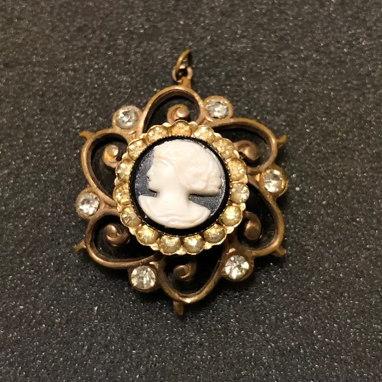Vintage Gold-Tone Cameo Necklace Pendant