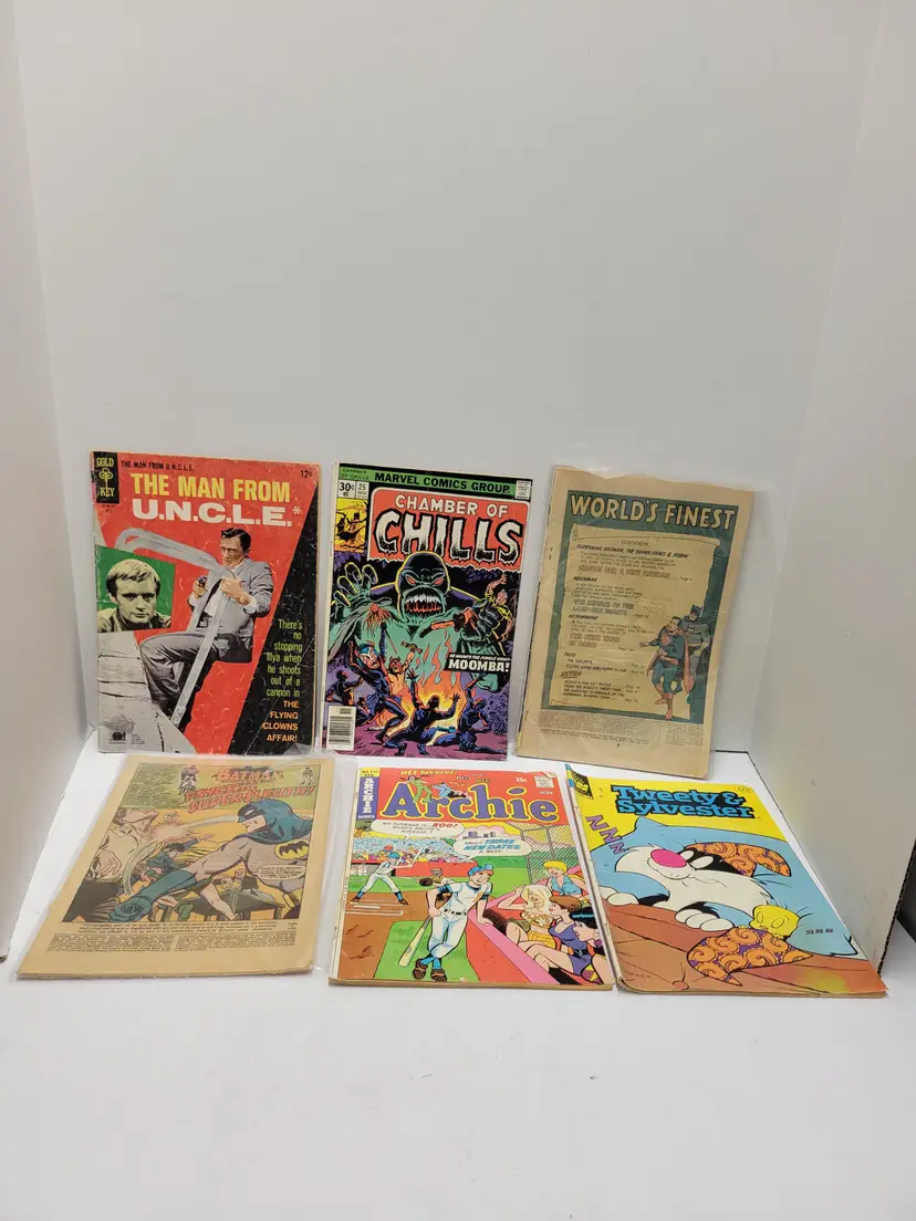 15 Comics Quincy, Marvel, Batman, Beetle Bailey And Tim Tylers Luck