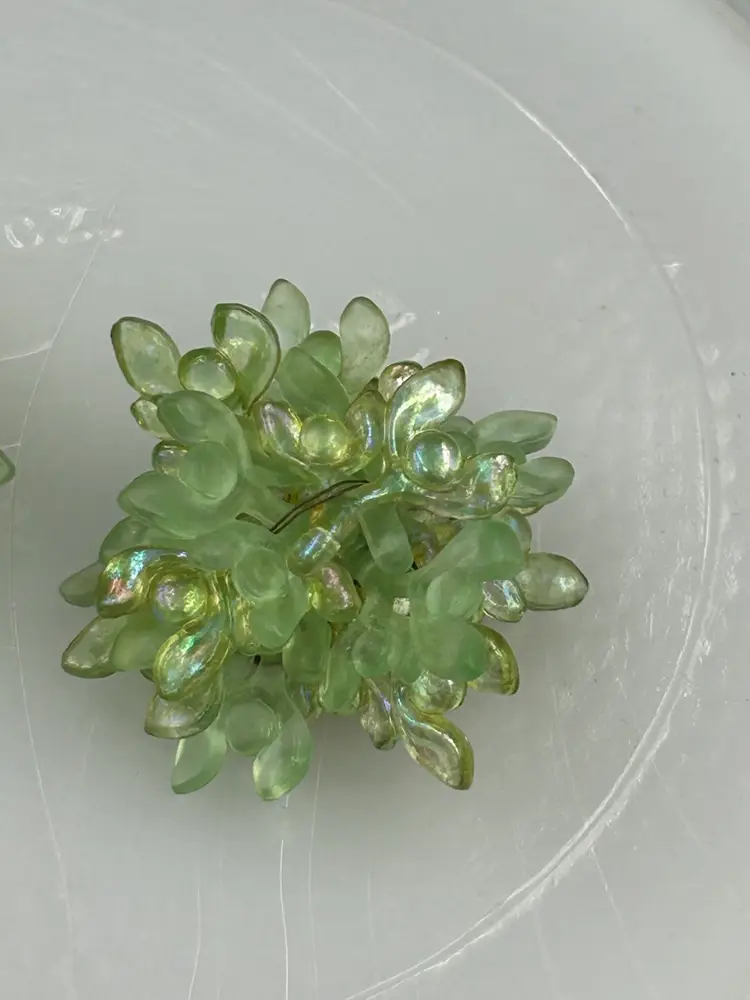 Vintage 1960S Green Lucite Cluster Clip On Earrings Hong Kong Kong