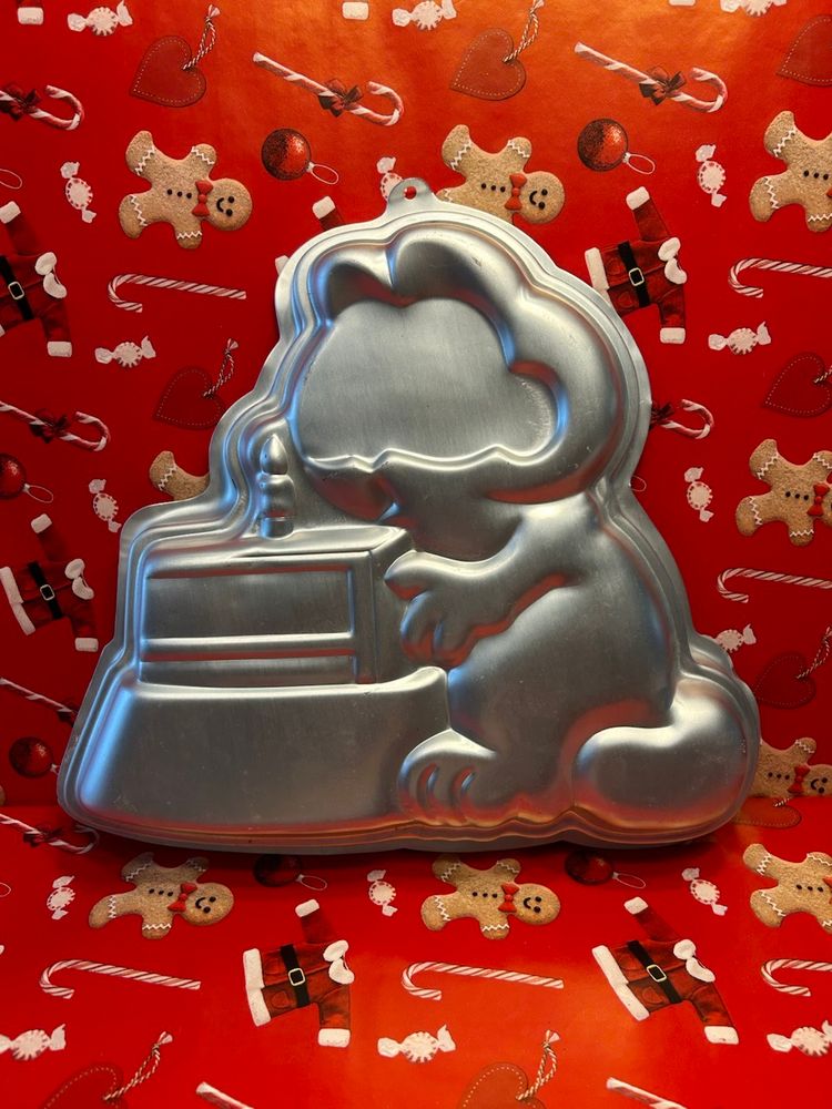 Vintage 1981 Wilton Garfield Cake Pan
