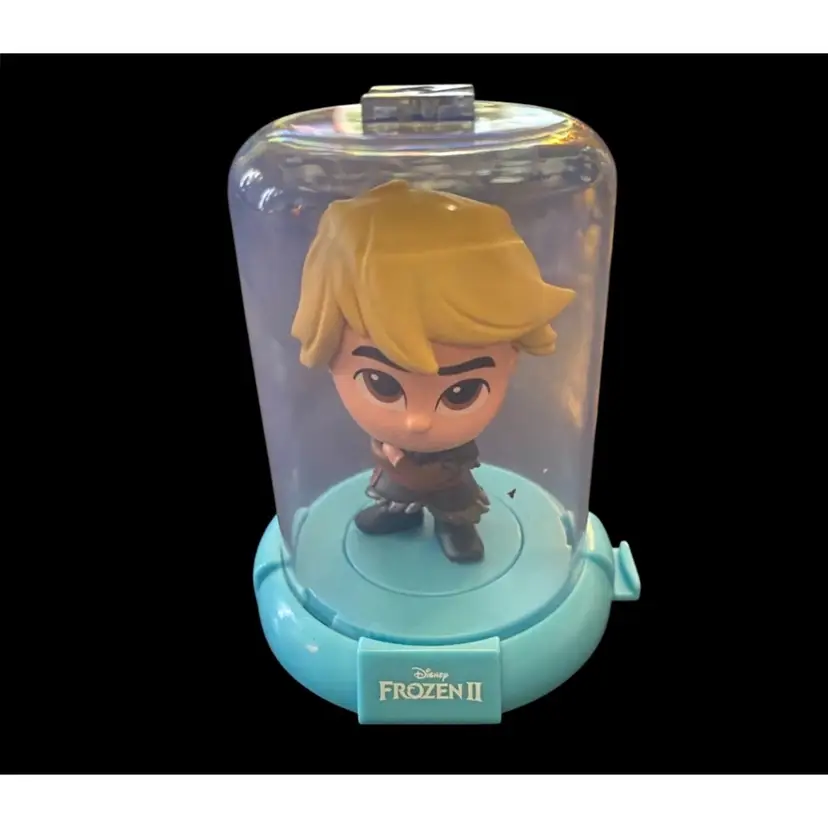 #06 - 2018 Disney Domez Figure As Pictured ( 3" Tall)