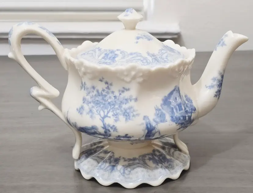 BEAUTIFUL!! Burton & Burton Blue Toile Ivory/ Blue Teapot French Country Scene