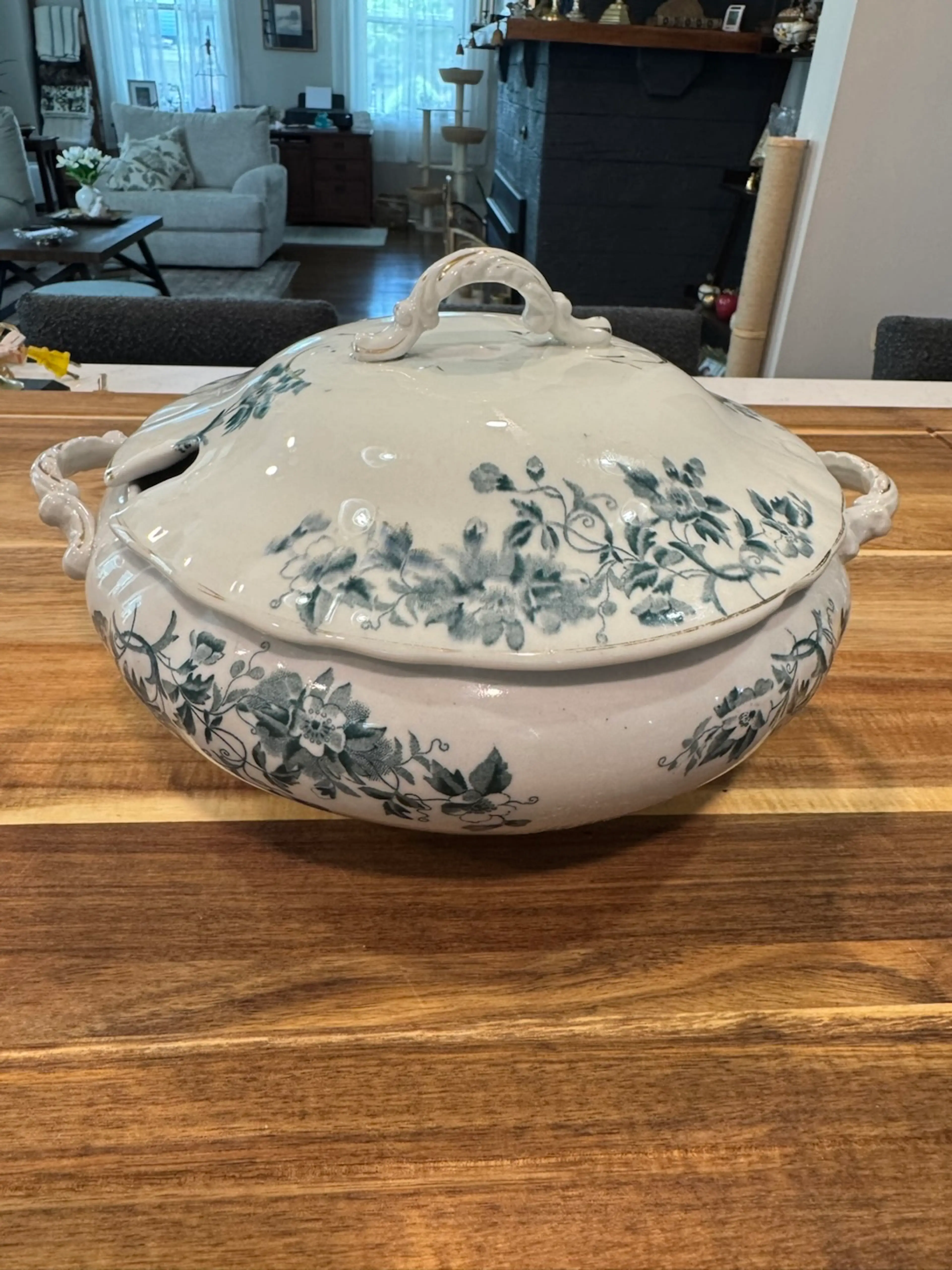 Image 1 of 6