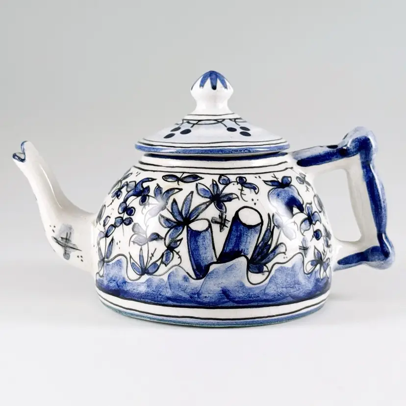 Portugal Grazina Faience Pottery, Small Vintage Decorative Tea Pot, Hand-Painted Blue & White Ceramic
