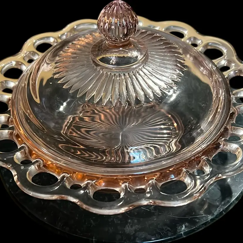 Pink depression glass butter dish with lid, Anchor Hocking Glass Old Colony pattern. 1935-41