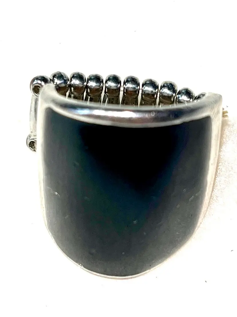 Silver Tone w/Black Stone Stretch Ring. Size 7