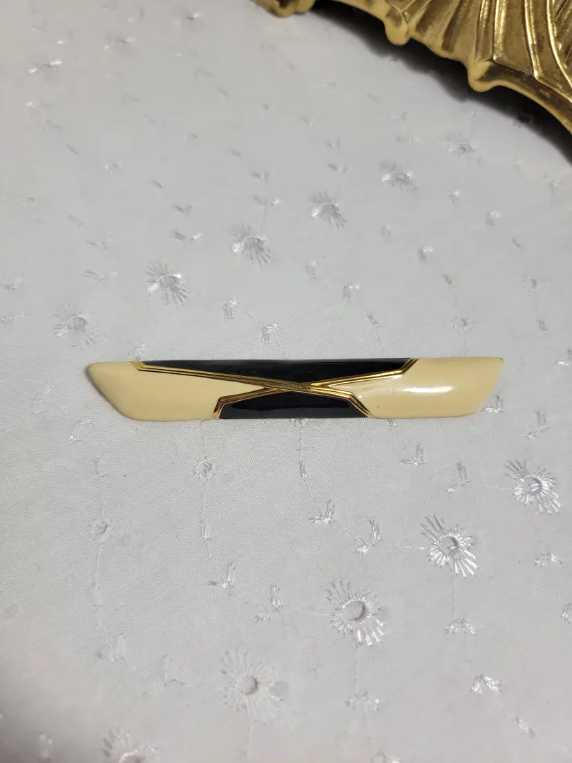 Monet black and cream enamel bar brooch