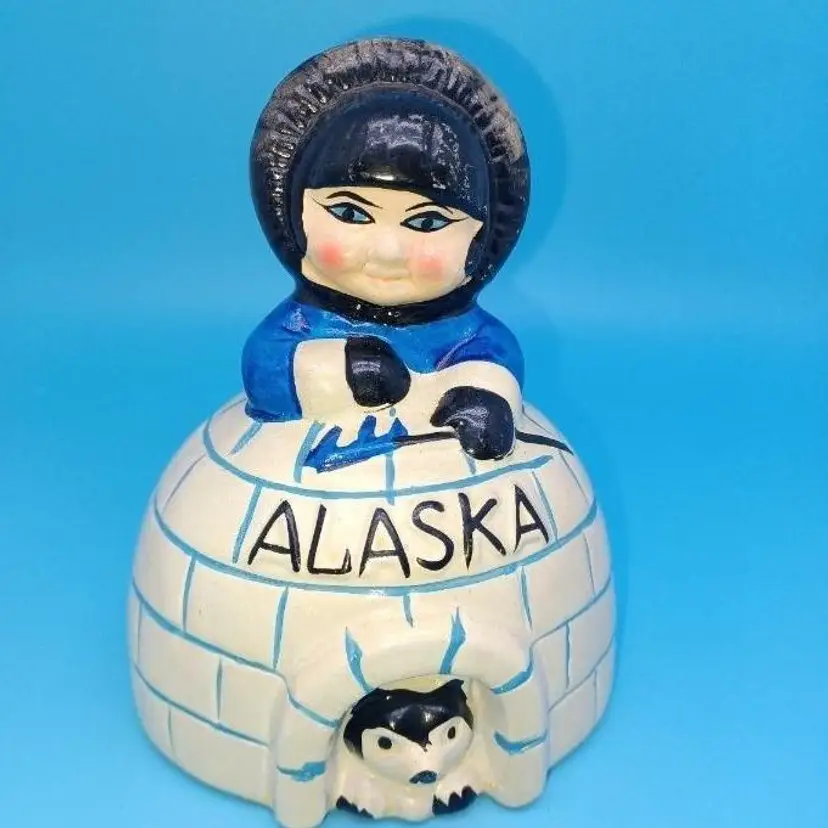 Vintage Alaska Eskimo And Igloo Ceramic Bank With Malamute Sled Dog