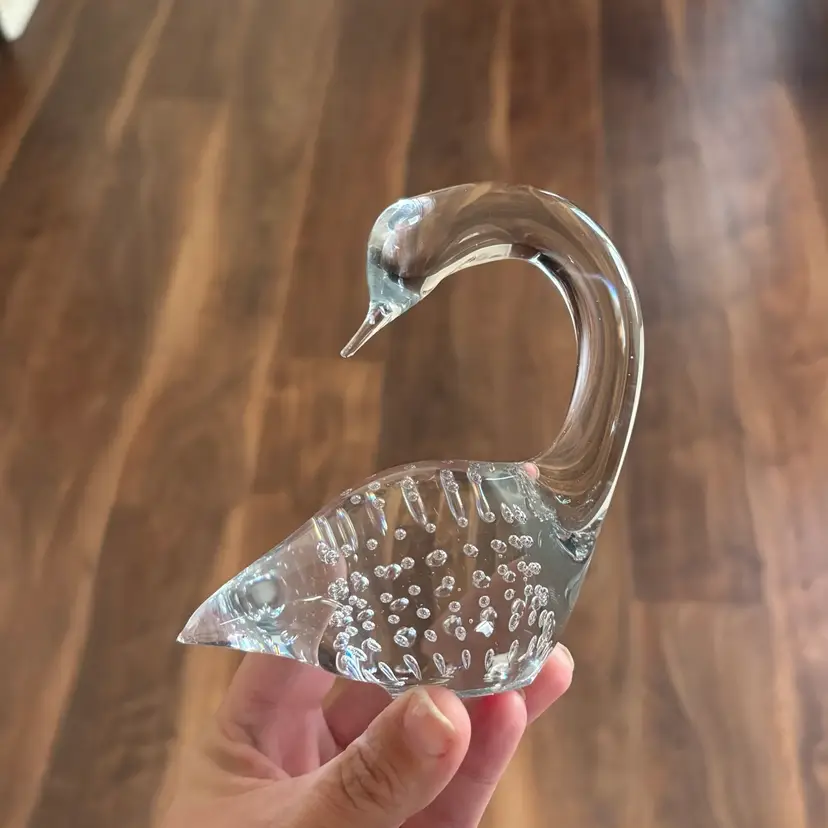 Vintage 5” Hand Blown Controlled Bubbles Art Glass Swan