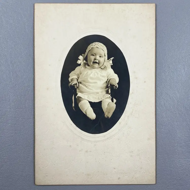 Antique Cabinet Card Photo Smiling Baby Girl In Bonnet Sitting In A Chair Identified