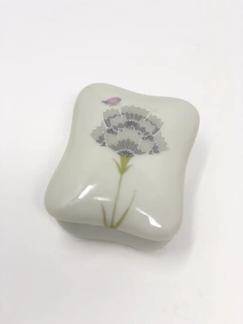 Chime Takashi Porcelain 2" Trinket Box with Carnations and Butterflies