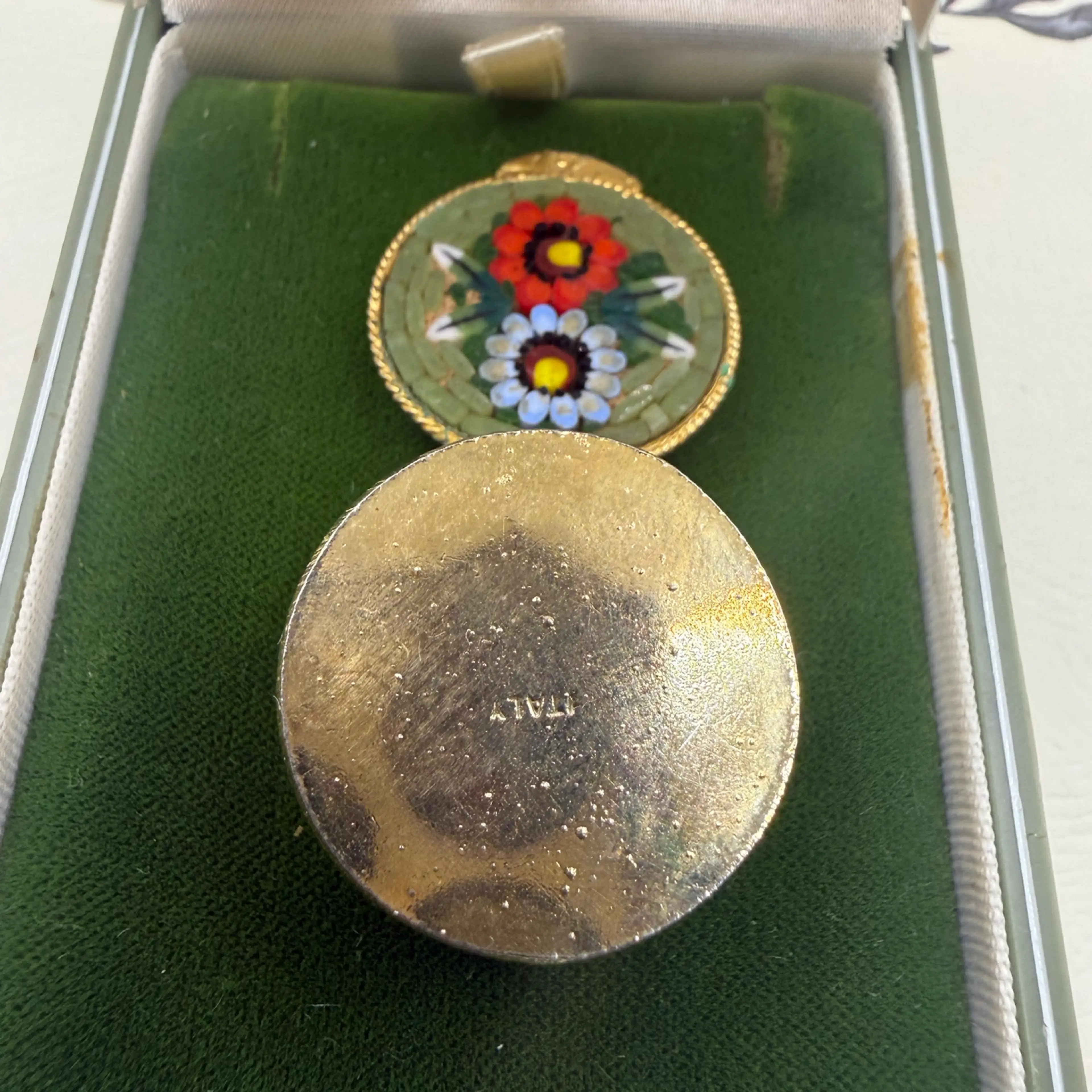 Image 4 of 6