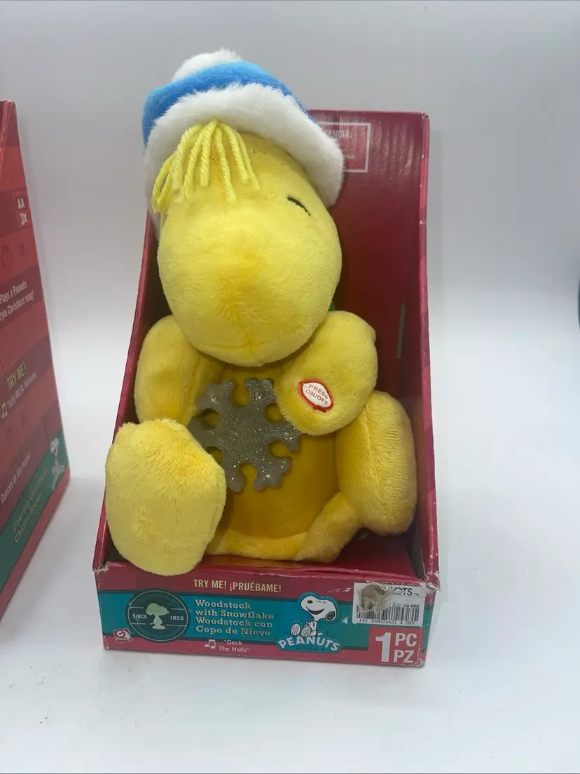 Holiday Woodstock With Santa hat, Dances to Deck The Halls & Has Holiday Lights