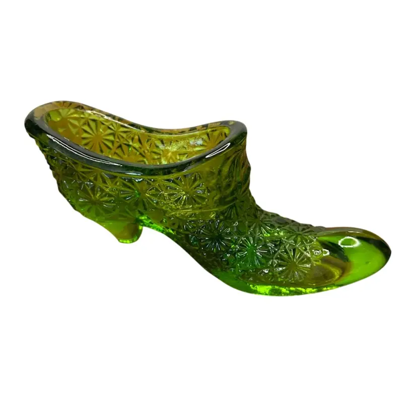 Vintage Green Daisy And Button Glass Fenton Shoe No Sticker @6x 2 1/2