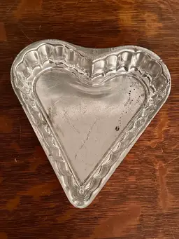 Vintage Fluted/Scalloped Heart-shaped Mold/Cake Pan - 8 1/2 inches