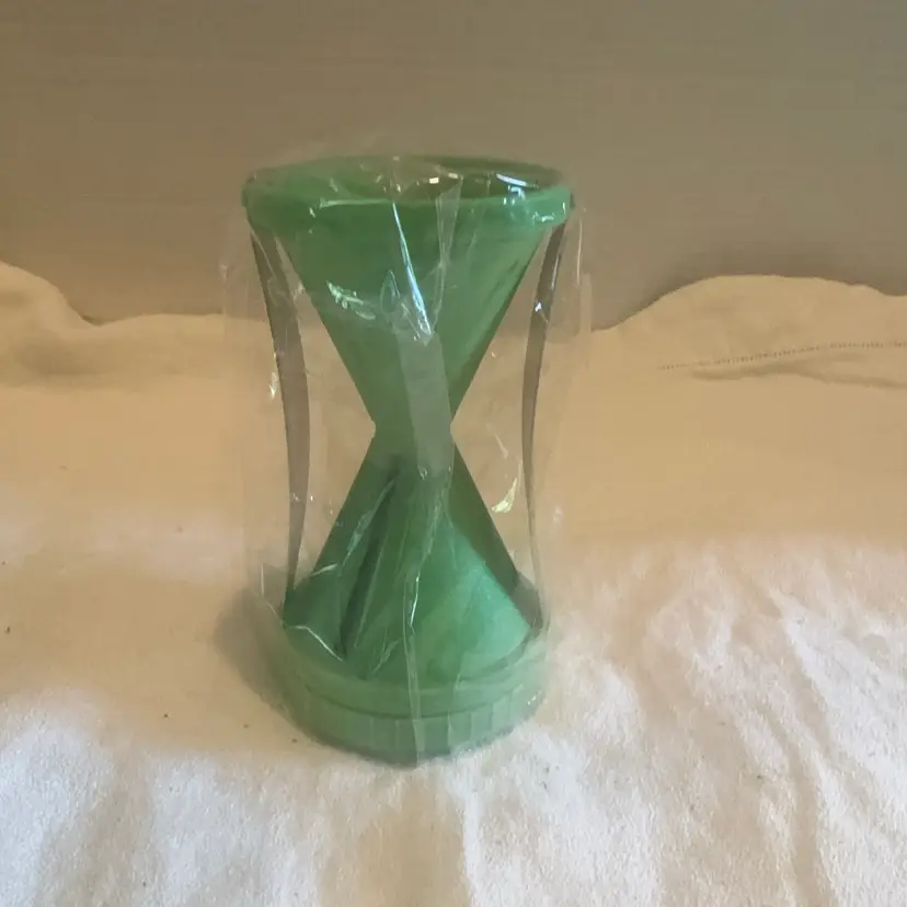 Compact Green Vegetable Spiralizer
