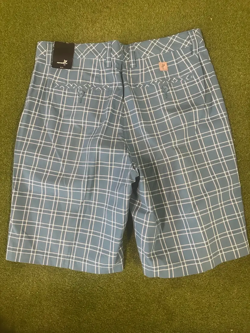 New with tags Ashworth Golf Shorts Size 32