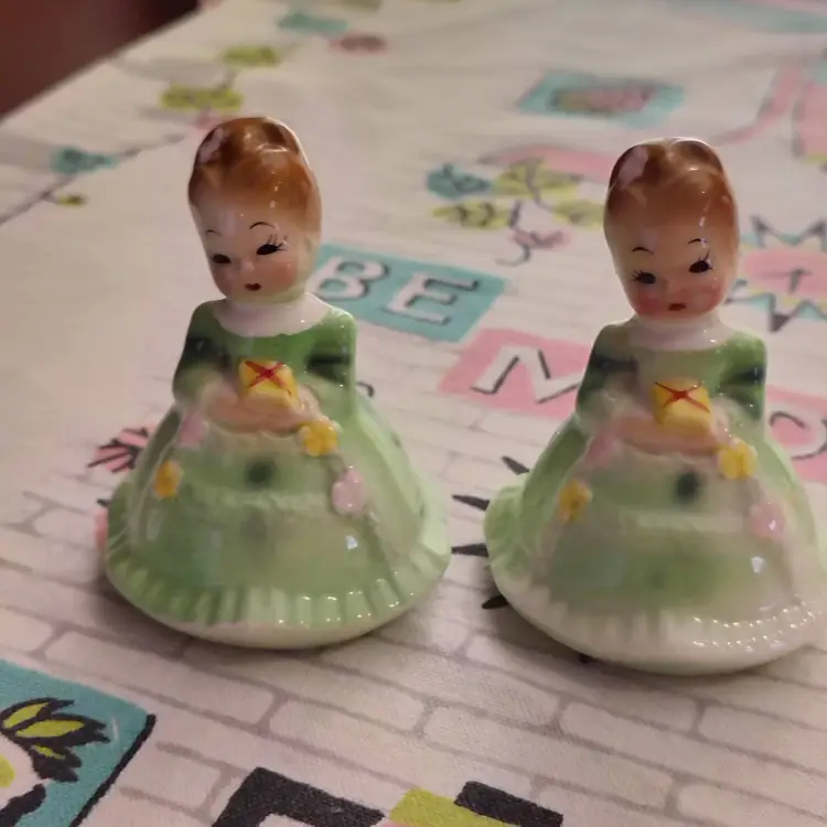 Vintage Girls with Gifts Salt and Pepper Shakers | 1950s PY / Miyao Made in Japan