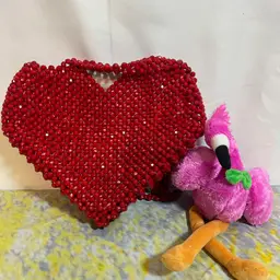 #01 16 - Isaac Mizrahi New York Beaded Heart Bag