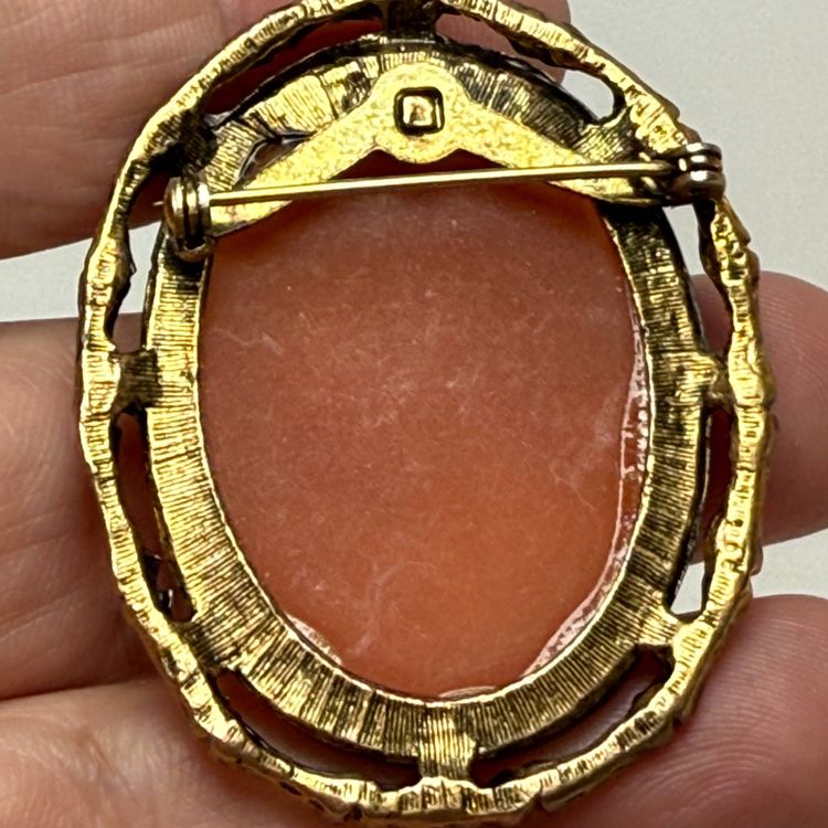 Large Vintage Gold Tone Cameo Brooch Pin Young Woman Ribbon Flowers