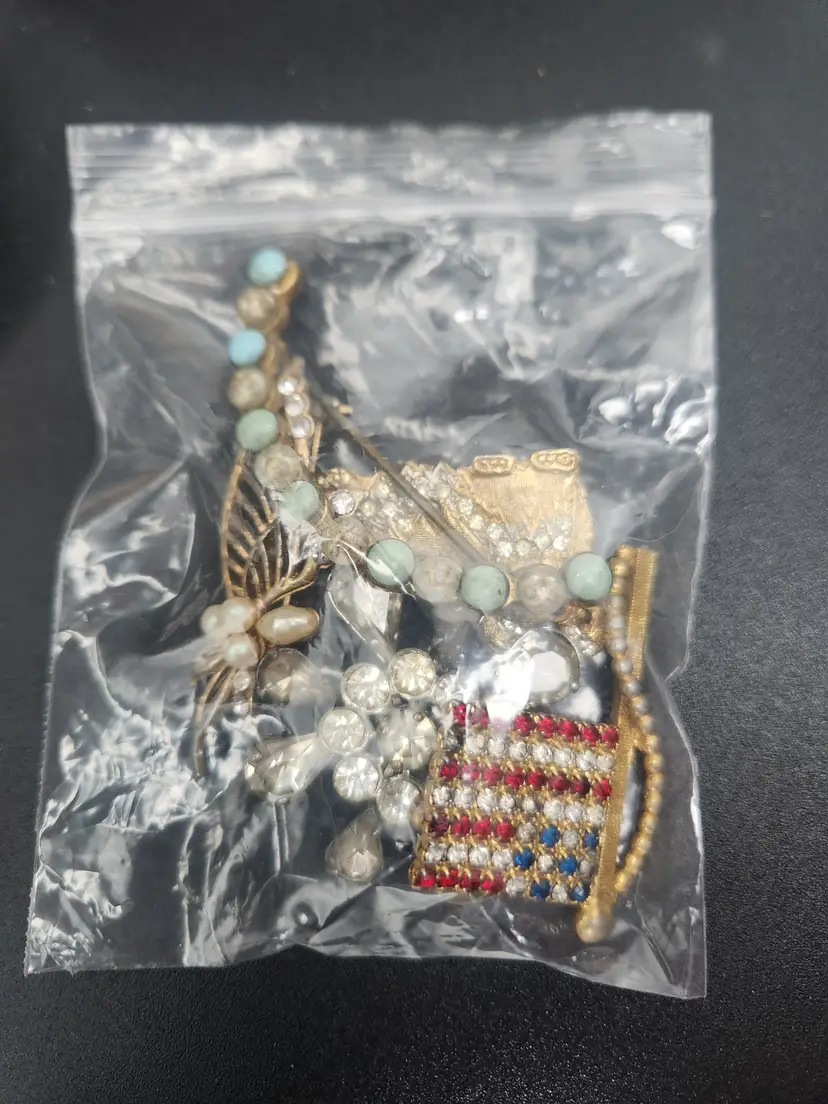 Craft Brooch Lot