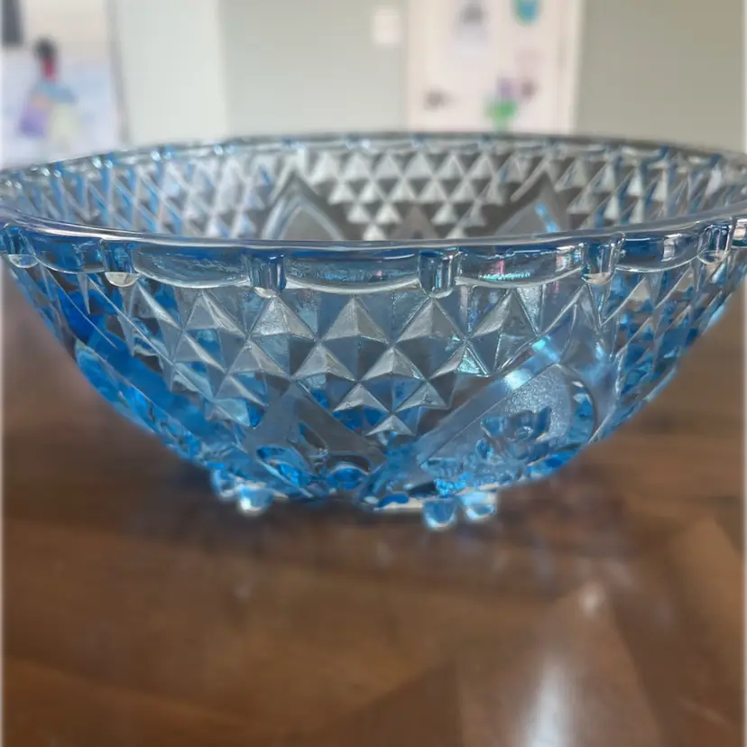 Vtg Kig Indonesia Footed Blue Diamond Rose Fleur De Lis Glass Serving Bowl 10"