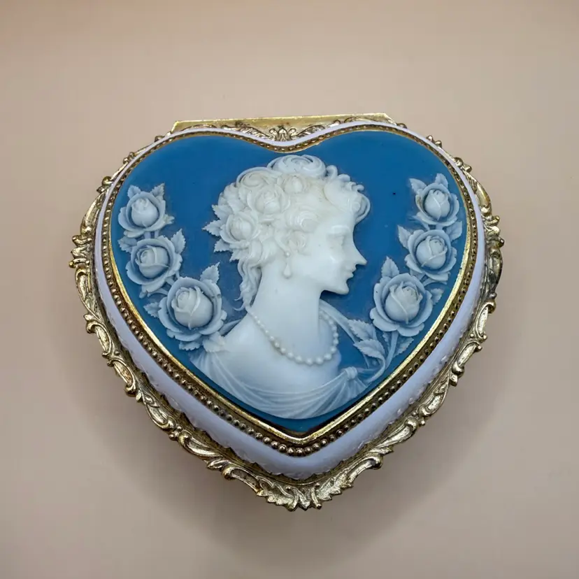 SF Music Box Company Blue Faux Cameo Gold Tone & White Regency Heart Shaped Music Jewelry Box Velvet Lined 4x2.5”