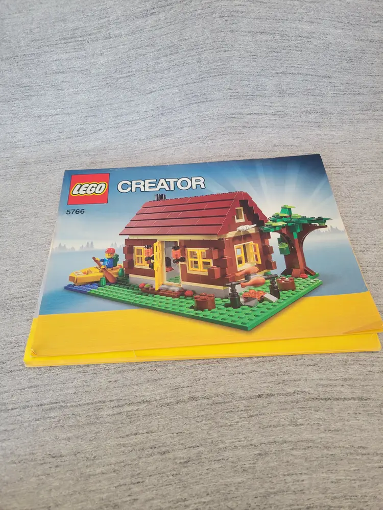 LEGO CREATOR: Log Cabin (5766)