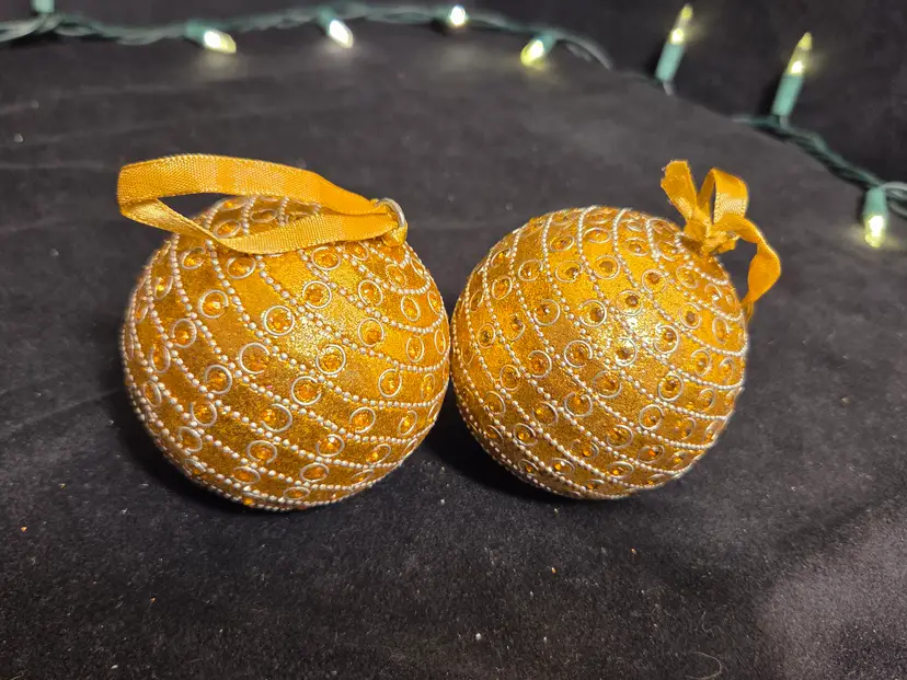 2 gold glitter balls ornaments