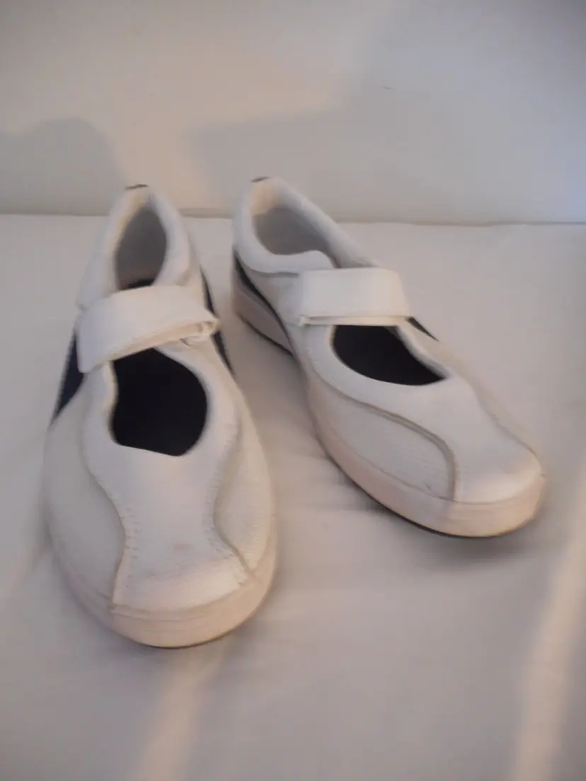 Keds Womens Mary Jane Comfort Shoes Sz 8 White Blue Leather Casual Hook & Loop