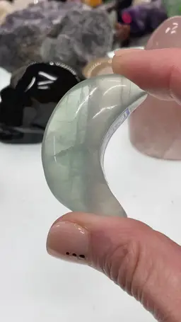 FLUORITE MOON CARVING 002