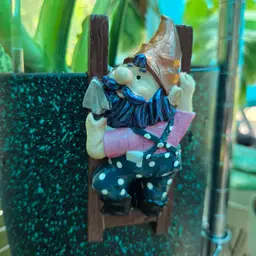 Pot-hanger Gnomie