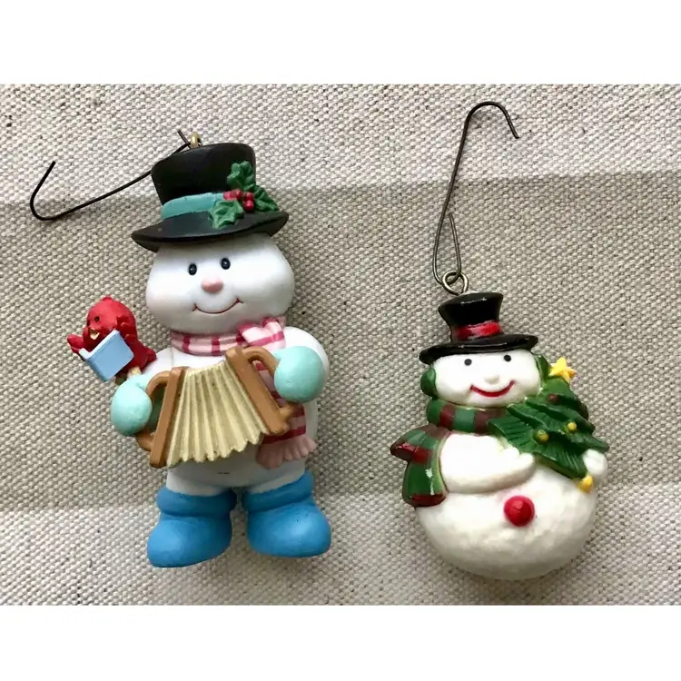 Adorable LUSTRE FAME 1992 CHRISTMAS ORNAMENT SNOWMAN w/ Accordion & Bird with Book