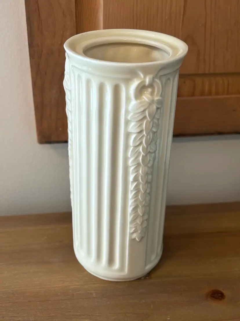 Vintage CHZ Ceramher Ivory Leaf Vase - Made in Spain
