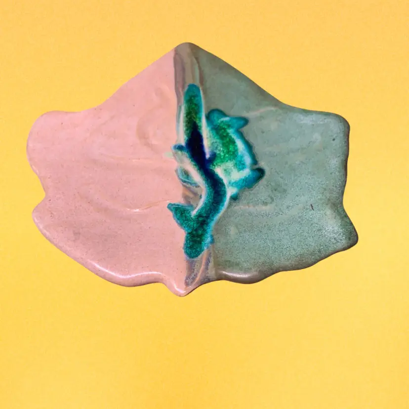 45. Leaf Shape Pottery Plate