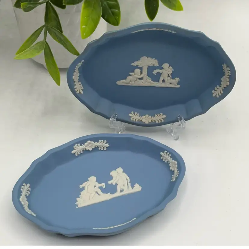 2pc Wedgwood Trinket Dishes 4.5”L