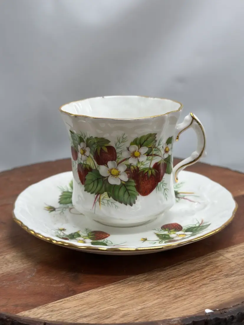 SPODE Hammersley Strawberry Ripe Pattern England Teacup & Saucer Bone China