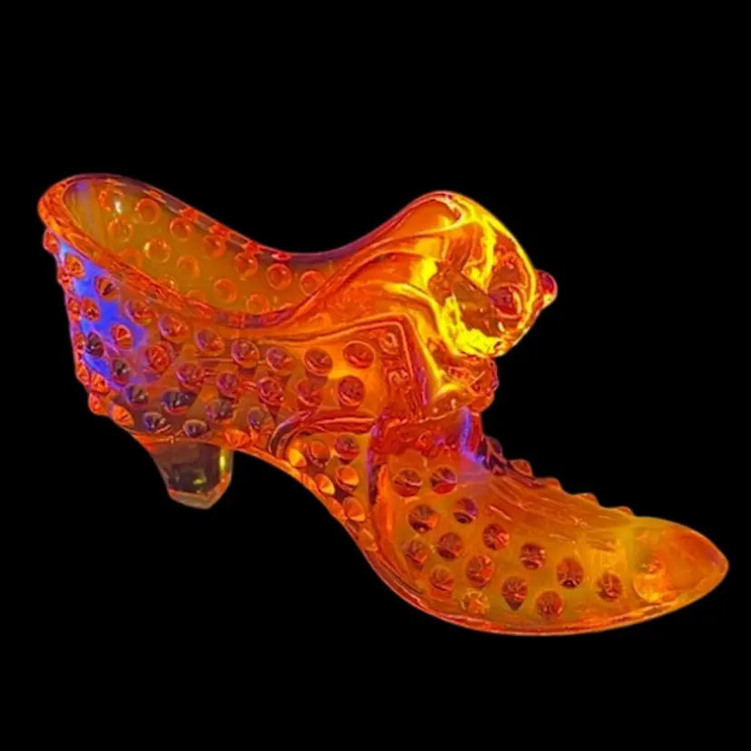 Vintage FENTON Cat Head Slipper Shoe Orange Hobnail Art Glass
5-1/2” L x 3” T