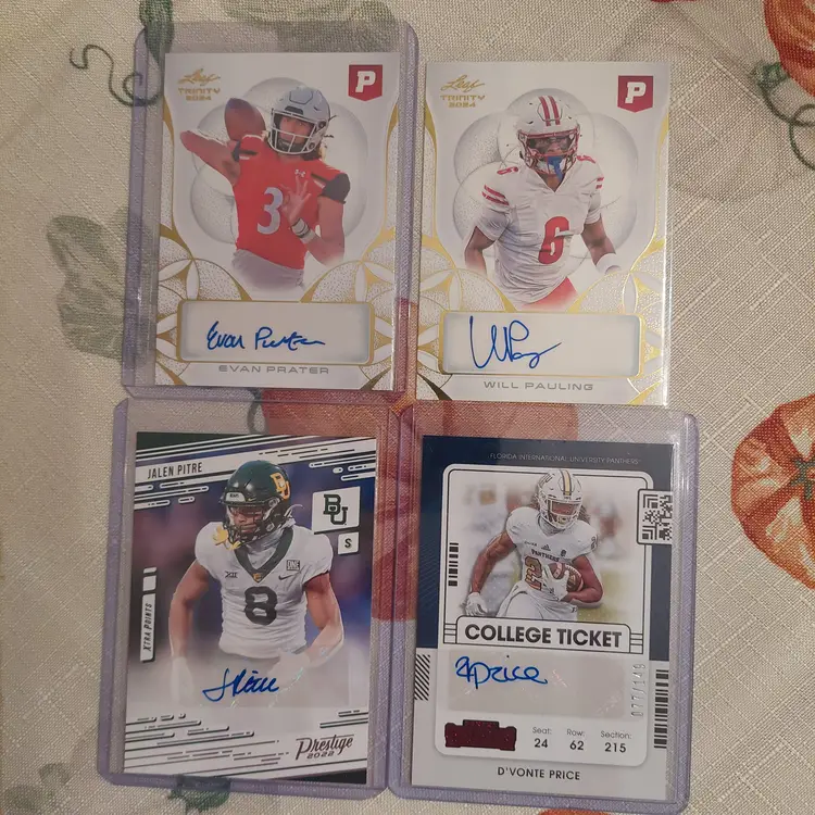 Lot of 10 college football cards. 4 auto's, 1 #'d, +. Letter P.