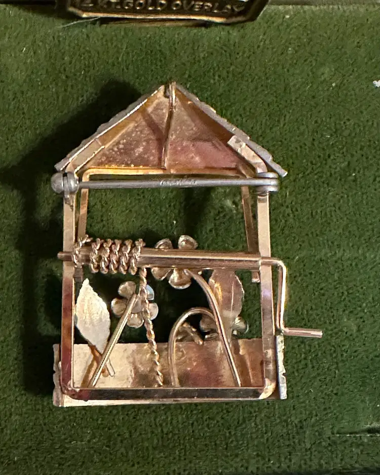 Krementz Wishing Well Pin Blue Forget Me Not Flowers, Pearls, Gold Overlay